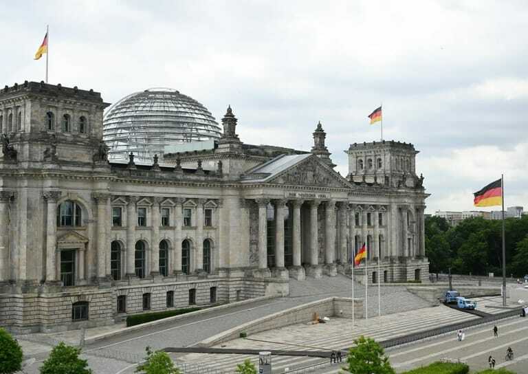 Außenansicht des Deutschen Bundestages.