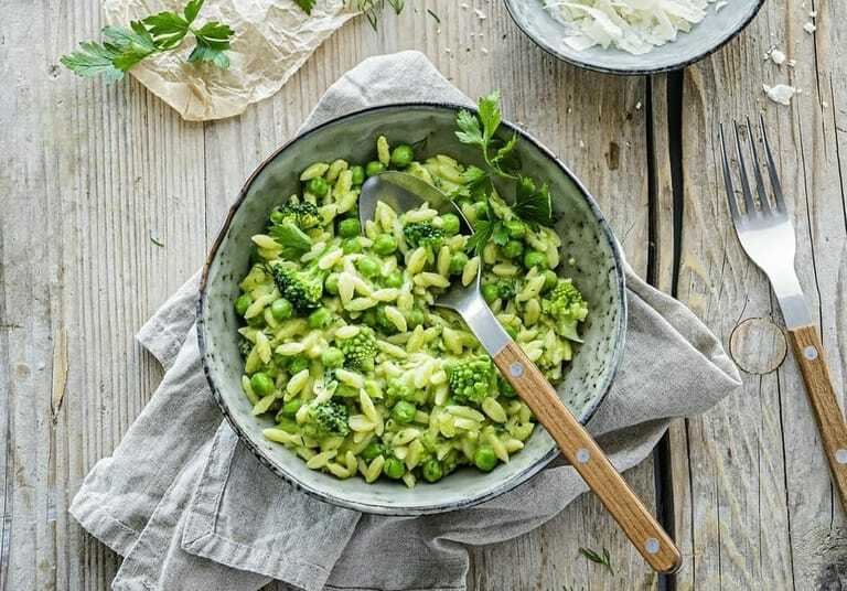 Vegetraisches Risotto in grün