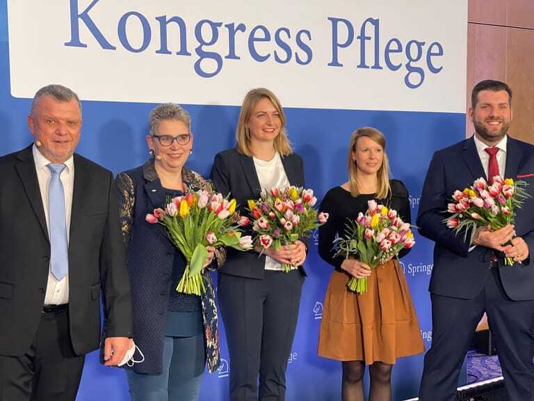 Peter Bechtel, Christine Vogler, Elena Wuzel, Julia Mayer, Sebastian Söldner (v.l.).