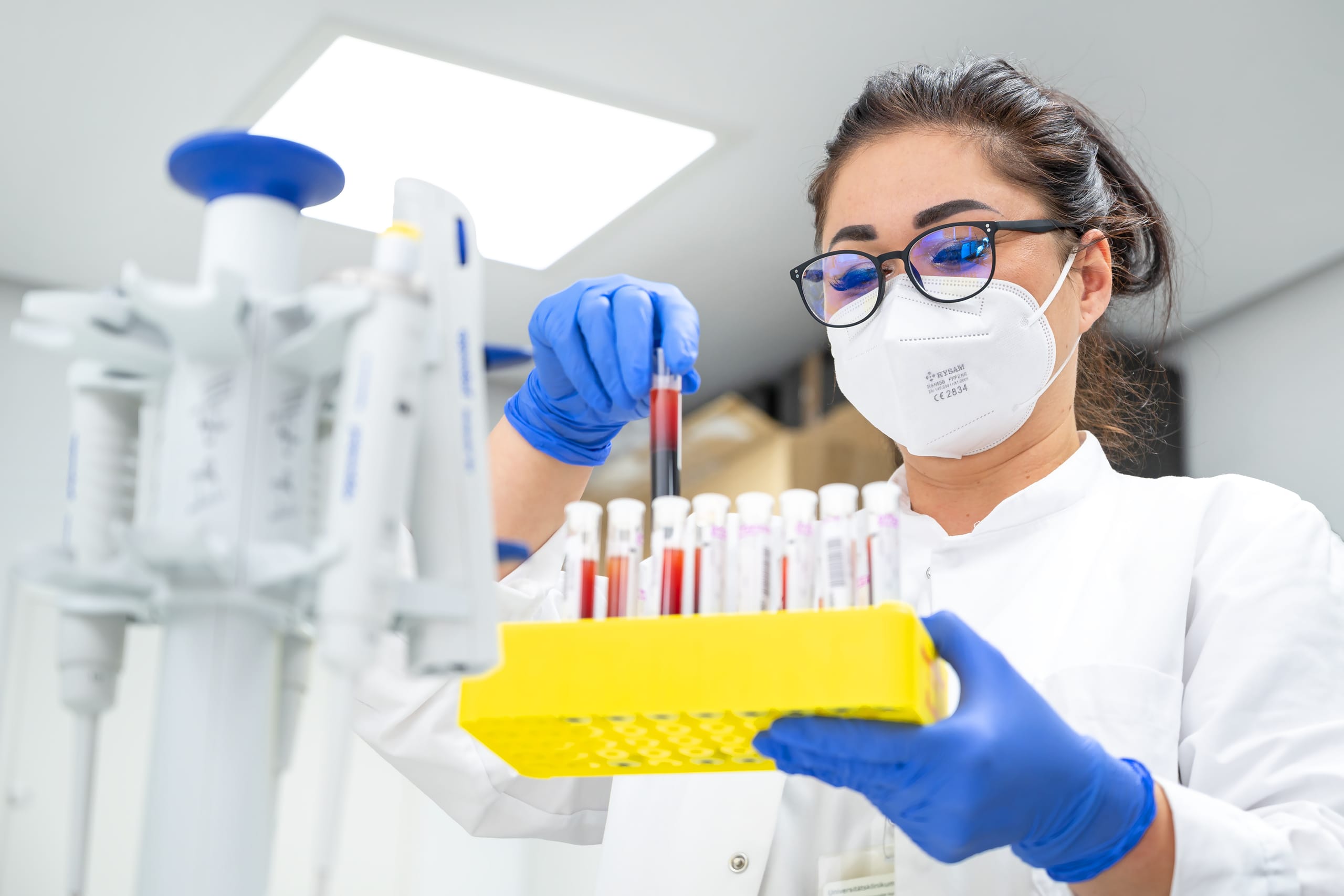 Jedes-Puzzlest-ck-z-hlt-Datenspende-und-Bioproben-am-UKH