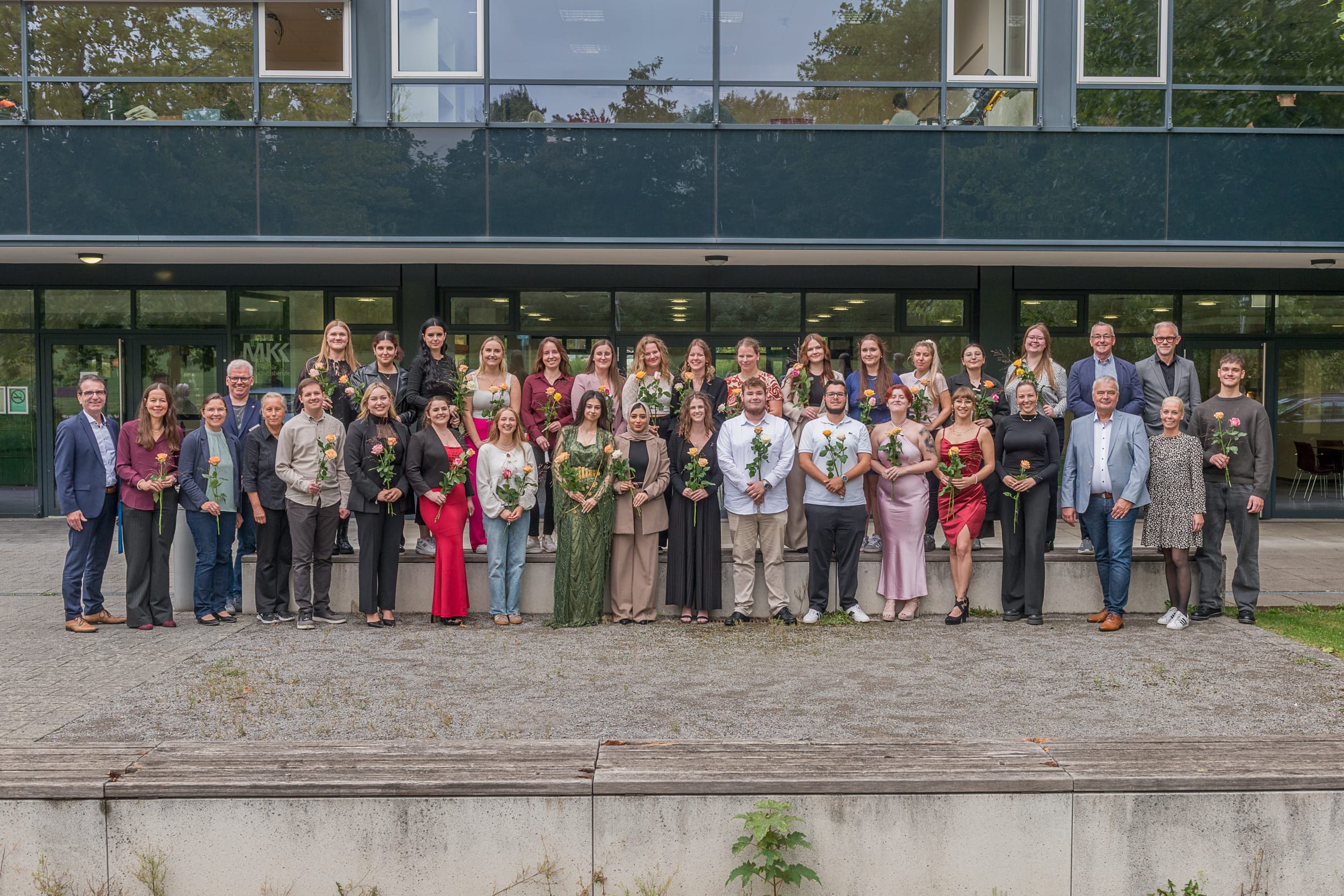26-neue-Pflegefachpersonen-starten-ins-Berufsleben