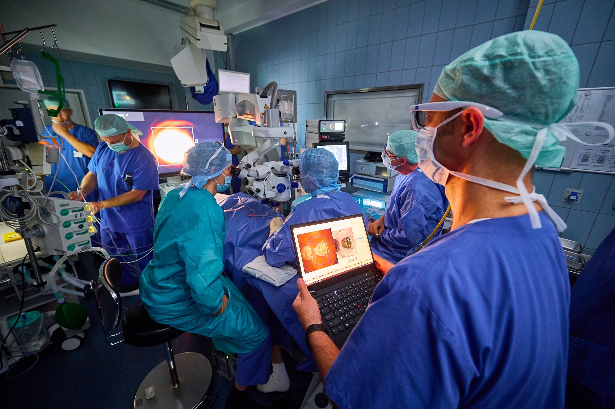 Makuladegeneration-Sehverm-gen-durch-Implantat-teilweise-wiederhergestellt
