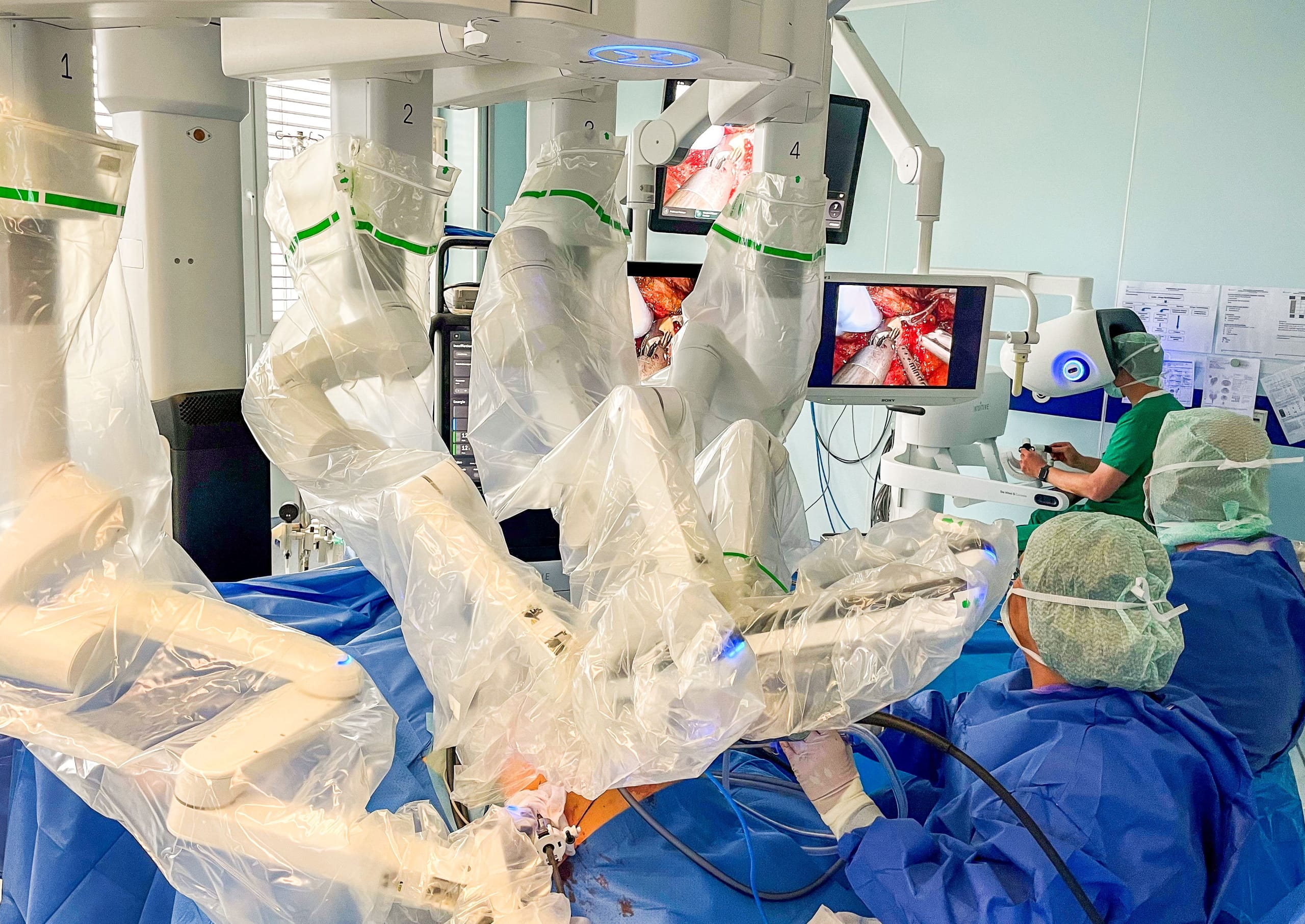Europa-Premiere-erster-Patient-mit-da-Vinci-5-operiert
