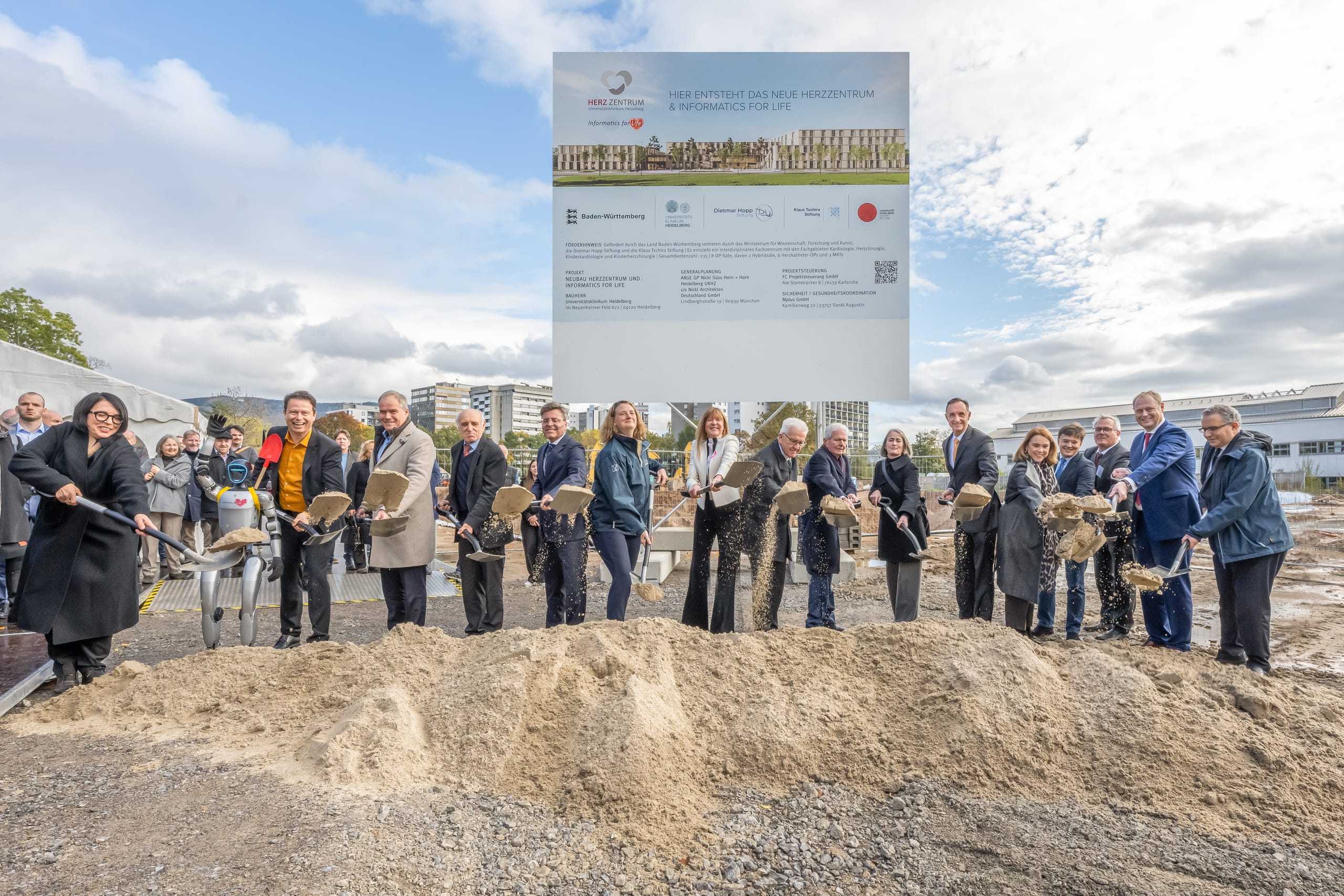Spatenstich-f-r-digitales-Herzzentrum-und-Forschungsinstitut